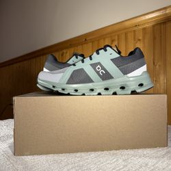 On Men’s Cloud runner Sneakers - Size 9 1/2 