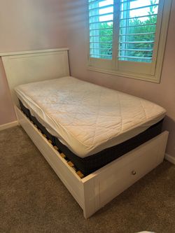 Living Spaces Twin Bed
