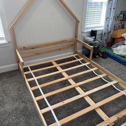 full size kids “house” floor bed 