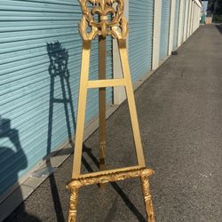 gold-gilded floor easel ornate rococo Baroque French Regency-style fleur-de-lis motif