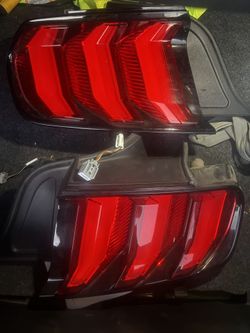 Left Mustang Tail Lights