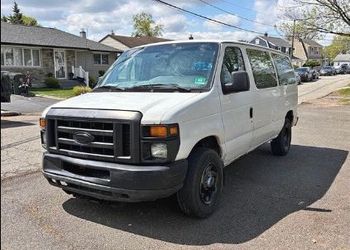 2010 Ford E250 Ecoline Passenger Van