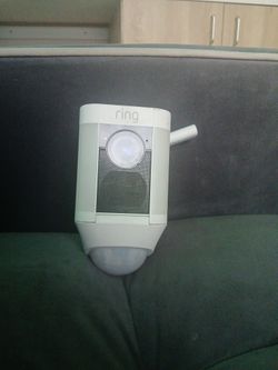 Ring Camera Sat 358 With Extra Battery