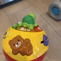 VTech Wiggle and Crawl Ball, Multicolor