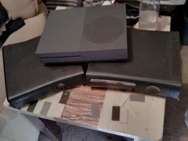 Xbox 360s
