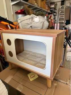 Cat bed / furniture