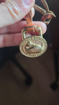 D&B hangtag