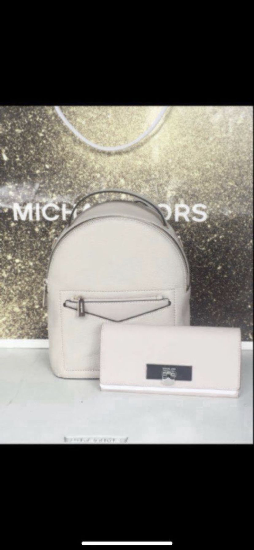 Michael KORS Set 🌹🌷🌹🌷🌹🌷💕 MICHAEL KORS small backpack and large size wallet New with tags attach Serious buyers only please Pick up only Low offe