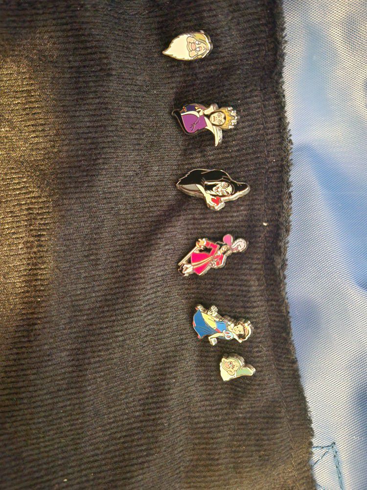 Disney Pins Miniature Collection 2006