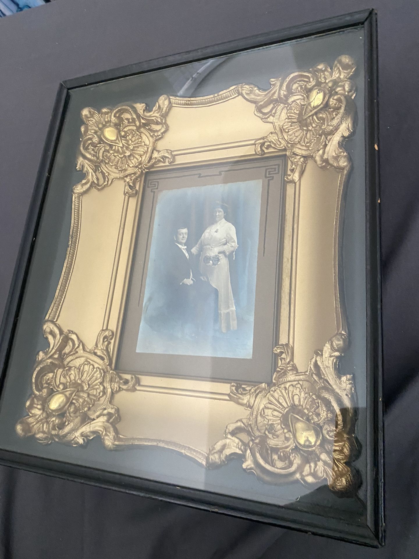 1913 Antique Frame W/ Photo