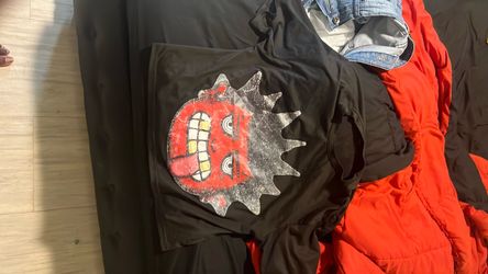 Graphic tee