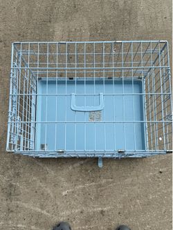Dog crate, clean