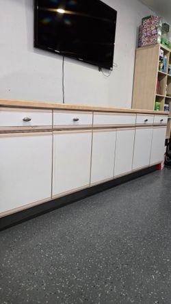 kitchen cabinet