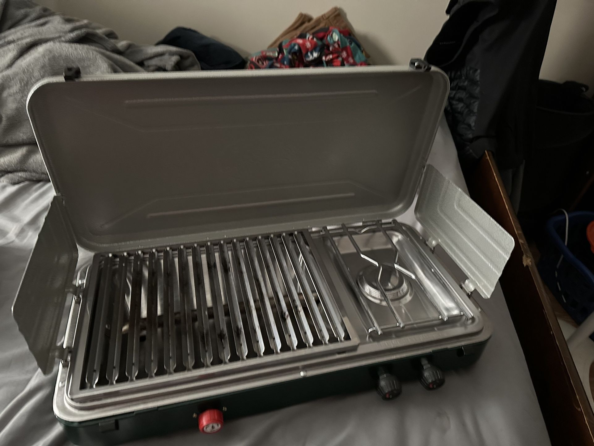 Bass Pro Shops Grill/stove