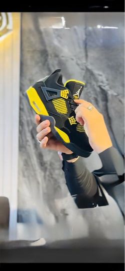 Air Jordan 4 Retro Sneakers – Two Colorways