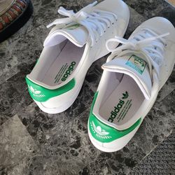 Tenis adidas size  8