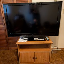 47 In. TV in great condition with swivel table