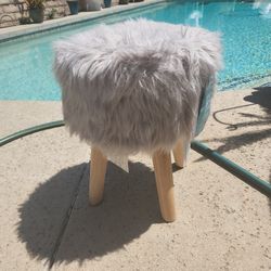  Mongolian Faux Fur Ottoman. Grey/Gray/Silver With Wooden Legs. Sturdy. 16 Inches Tall × 12 Inches Deep & Wide. BRAND NEW WITH TAGS