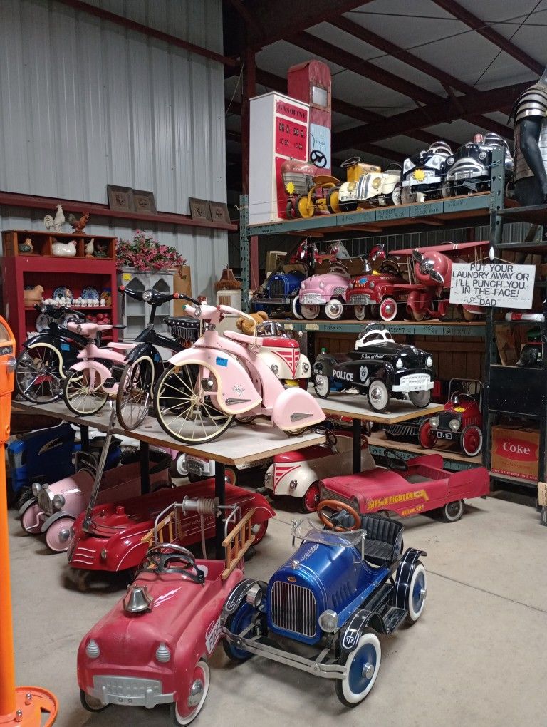 Antique Collectables And HomeGoods 