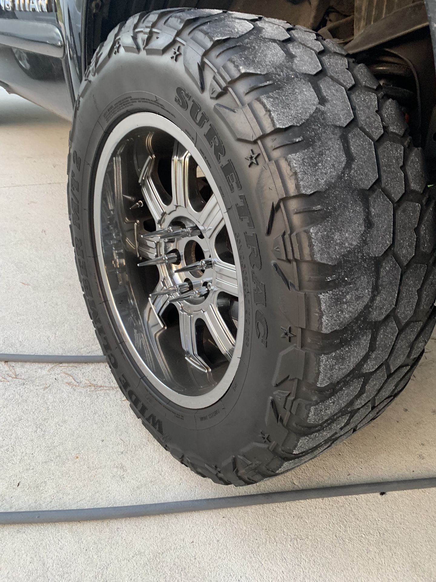 20x9 Wheel 35x12.5 Tires lug pattern 6x5.5 for Sale in Kissimmee, FL