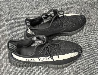 adidas Yeezy Boost 350 Core Oreo