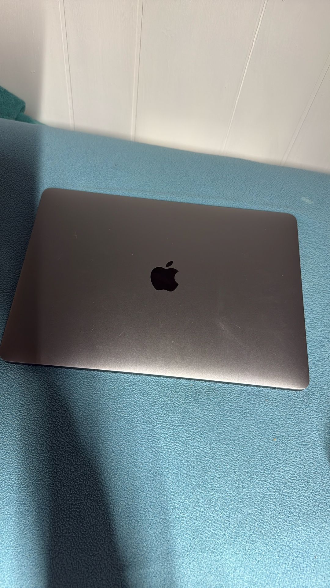 2019 MacBook Pro w Touchbar