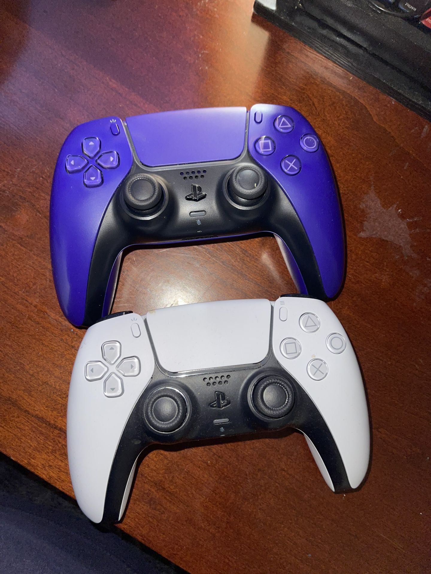 Ps5 2 Controllers, Astro 30s Headphones, GTA V, MW, Cyberpunk, Mortal Kombat 1, Madden 22, Red Dead 2