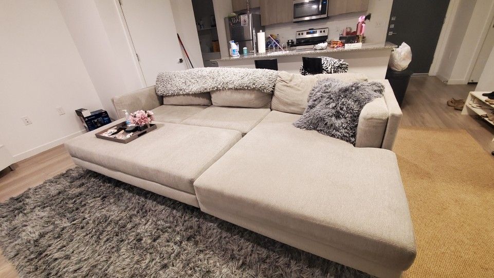 Sofa Chaise Sectional & Cocktail Ottaman, Living Spaces