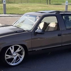 Intro Twisted Infamous Staggered 22x9 - 24x14 With 265/35/22 - 355/25/24 Tires For C-10 Chevy🔥🔥🔥