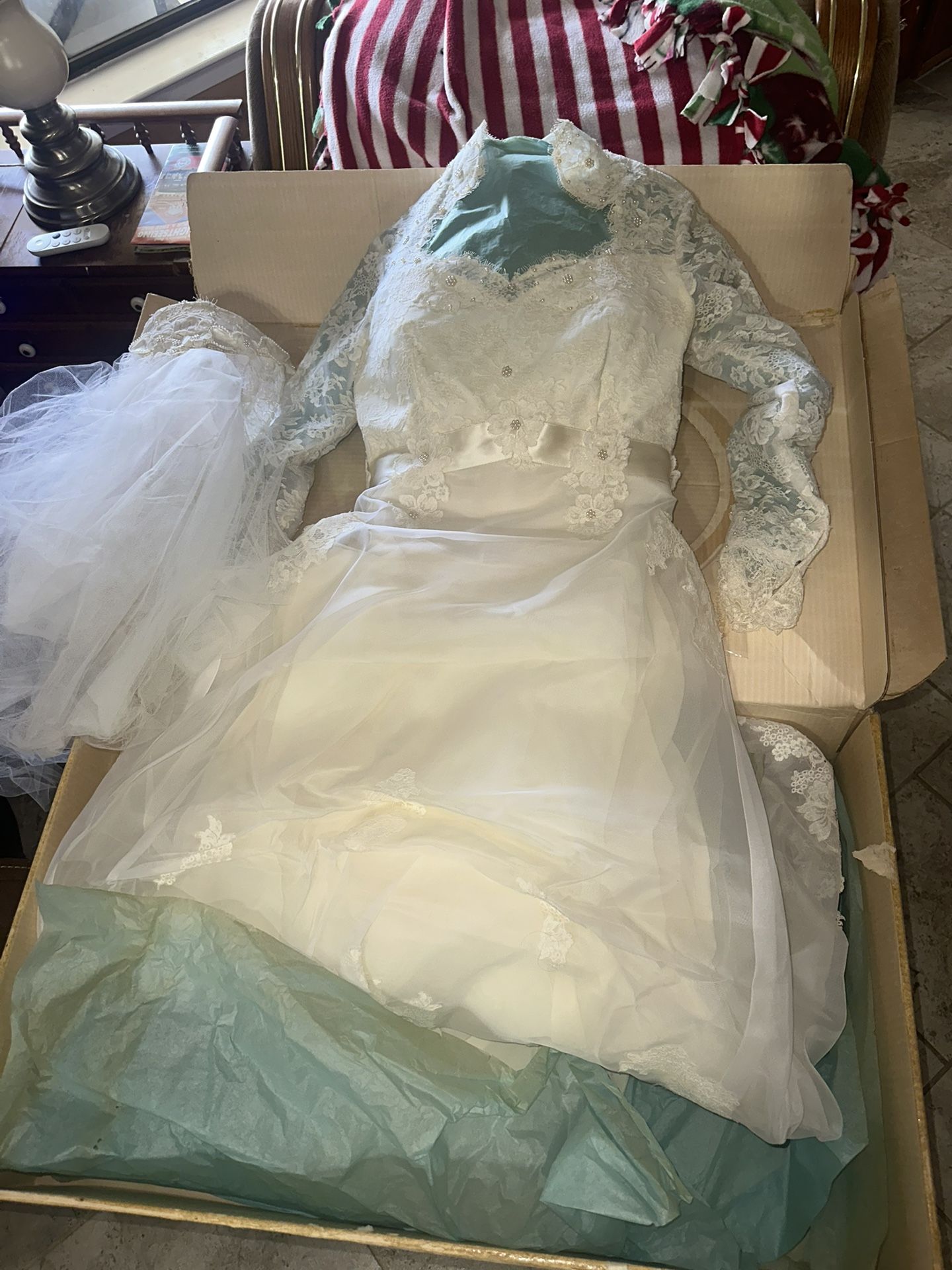 Vintage 1970’s Wedding Dress & Veil