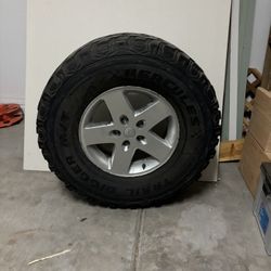 Jeep Spare Tire And Mount 