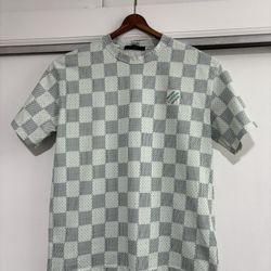 LV T Shirt Size S 