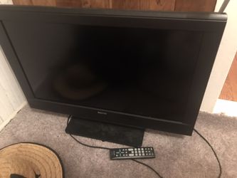 32” TV. Remote. Works fine