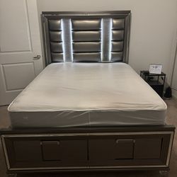 Queen Size Bedroom Set 