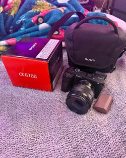 Sony a6700 Bundle w/10-18mm Lens