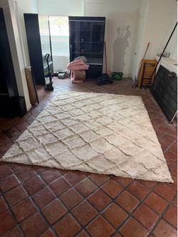 8x10 Cream Shag Area Rug – Modern Diamond Pattern – Like New