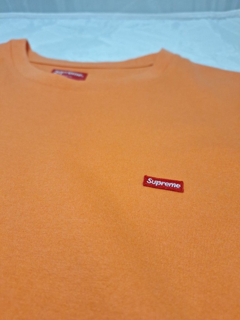 Supreme  Orange  T Shirt 🔥 🔥 🔥.  Xl