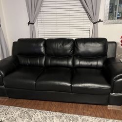 7 Foot Black Leather Loveseat Couch