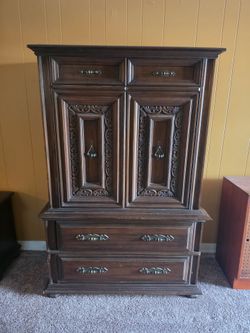Dresser/hutch