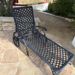 Chaise Lounge (Iron)