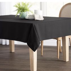 Black Tablecloth (156”x90”) (4 in total) $10 each