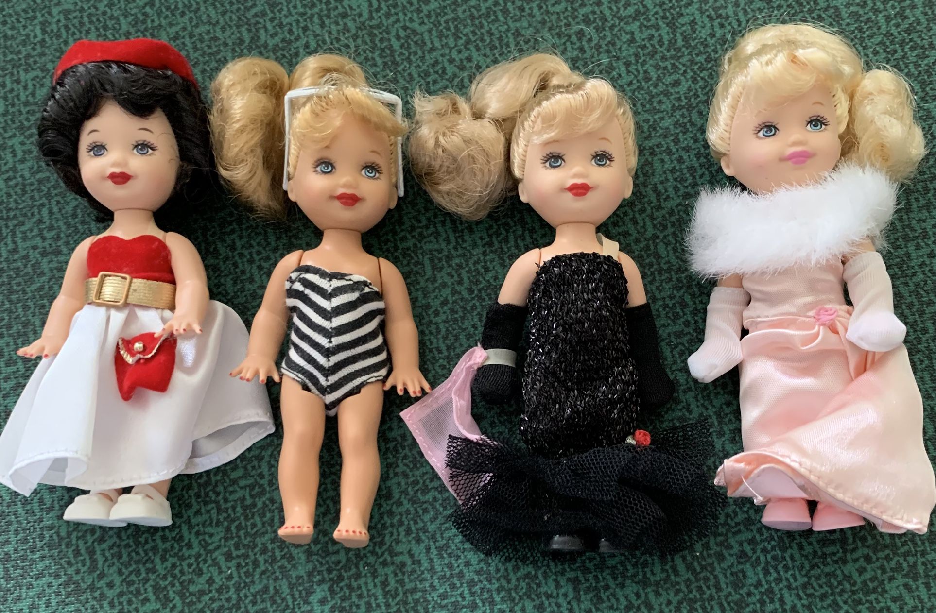 SET of 4 MATTEL Kelly dressed in Barbie-version classic clothes