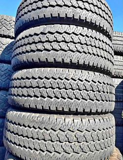 245/75/17 Firestone Selling a set of 4 tires in excellent condition 🫡