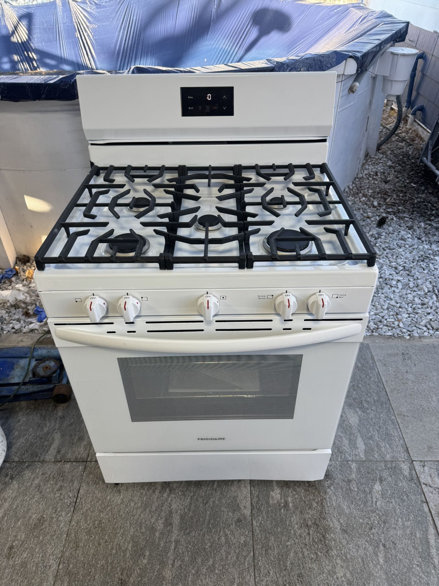 Frigidaire Gas Stove Brand New Never Used One Receipt For 90 Days Warranty