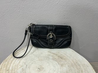 Vintage Coach Soho Black Leather Wristlet Buckle Flap Mini Clutch Y2K Bag