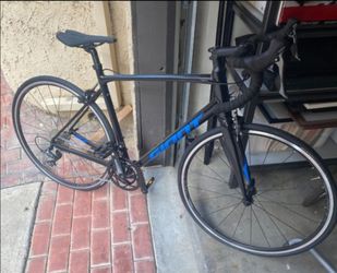 Giant Contend 3 Road Bike  $500 FIRM