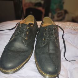 Dr. Martens Coronado Black Leather Shoes - Men's Size 11 (Never Worn