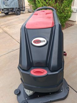 28"VIPER FLOOR SCRUBBER