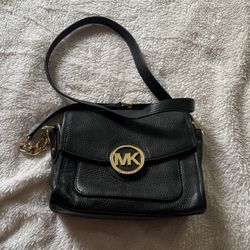EUC Beautiful Leather Michael Kors Shoulder Bag with Adjustable Strap