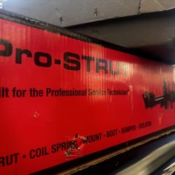 2010 Nissan Rogue Suspension Assembly